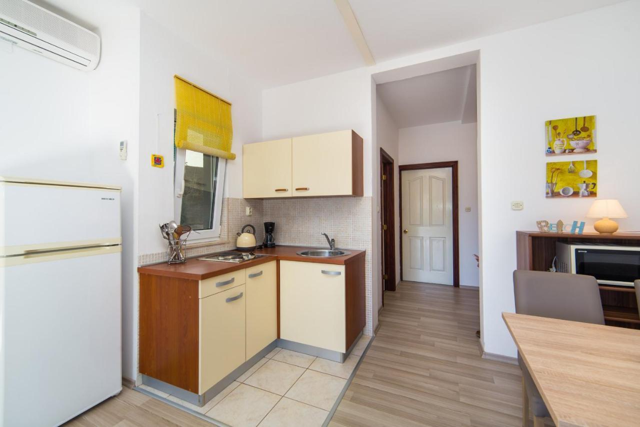 Apartments Color Brist Bilik gambar